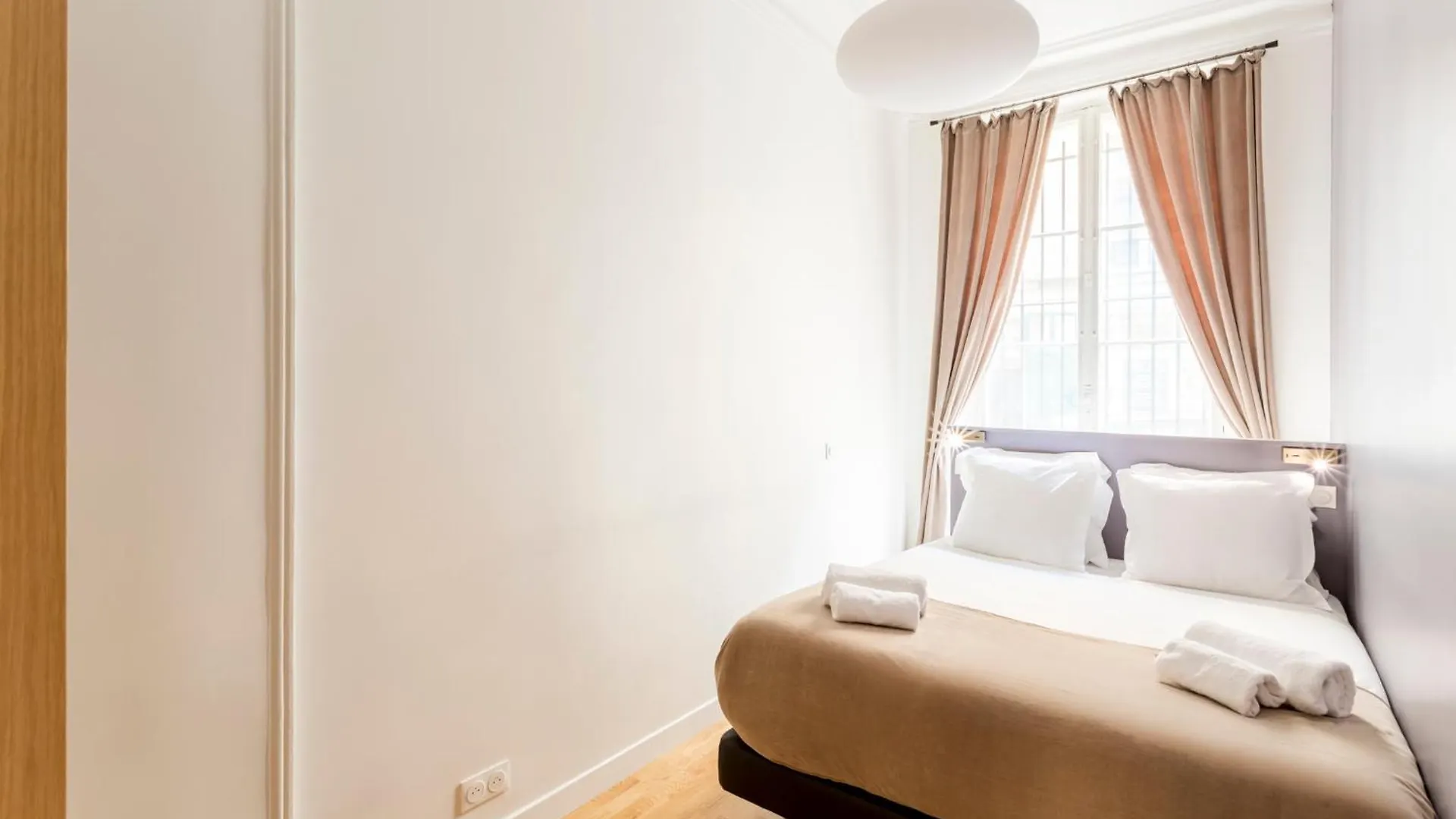 Lincoln Champs-elysees Apartment *